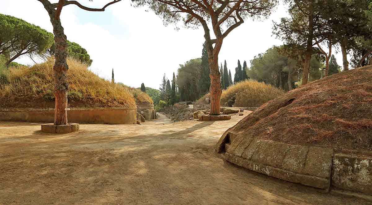 etruscan tombs caere italy