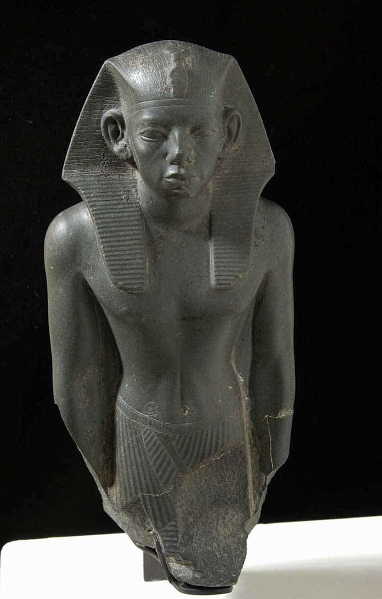 amenemhat iii statue greywacke