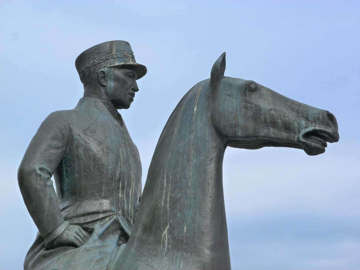 henri guisan equestrian statue lausanne