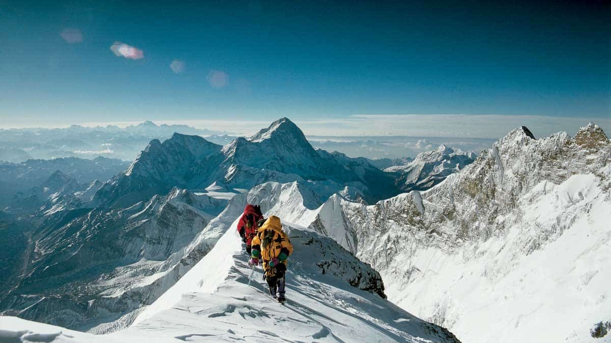 mount everest climbers