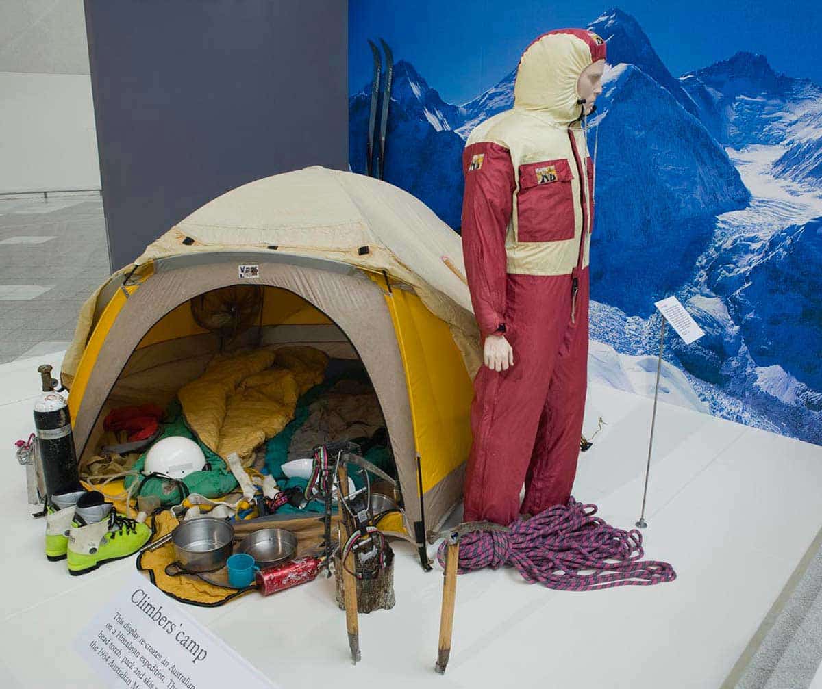 mount everest climbing suit