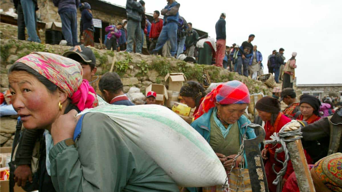 mount everest sherpa people