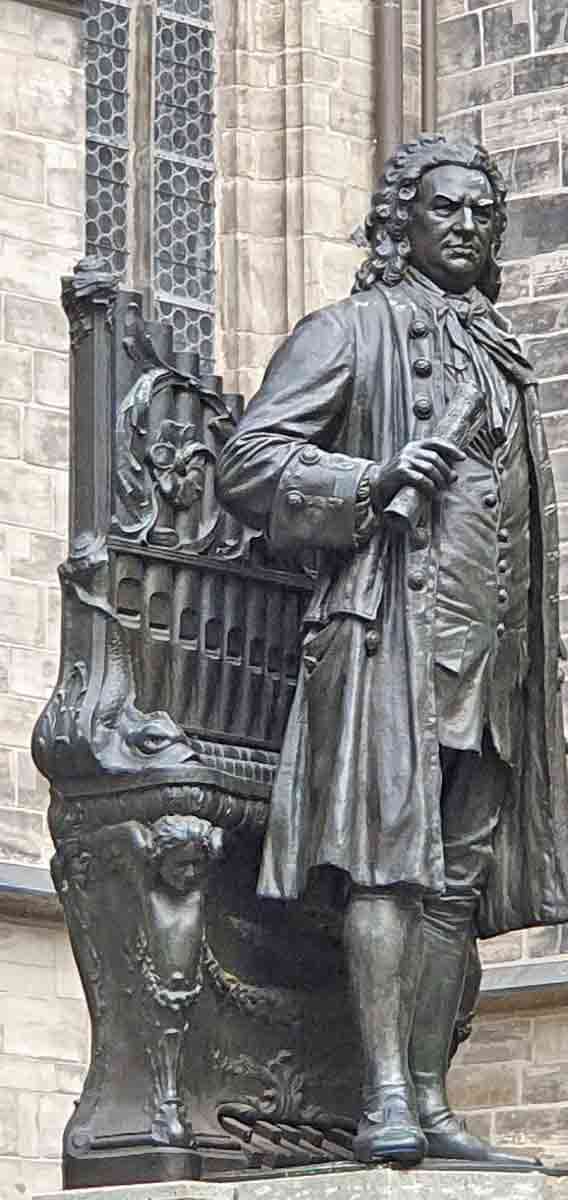 statue of j s bach