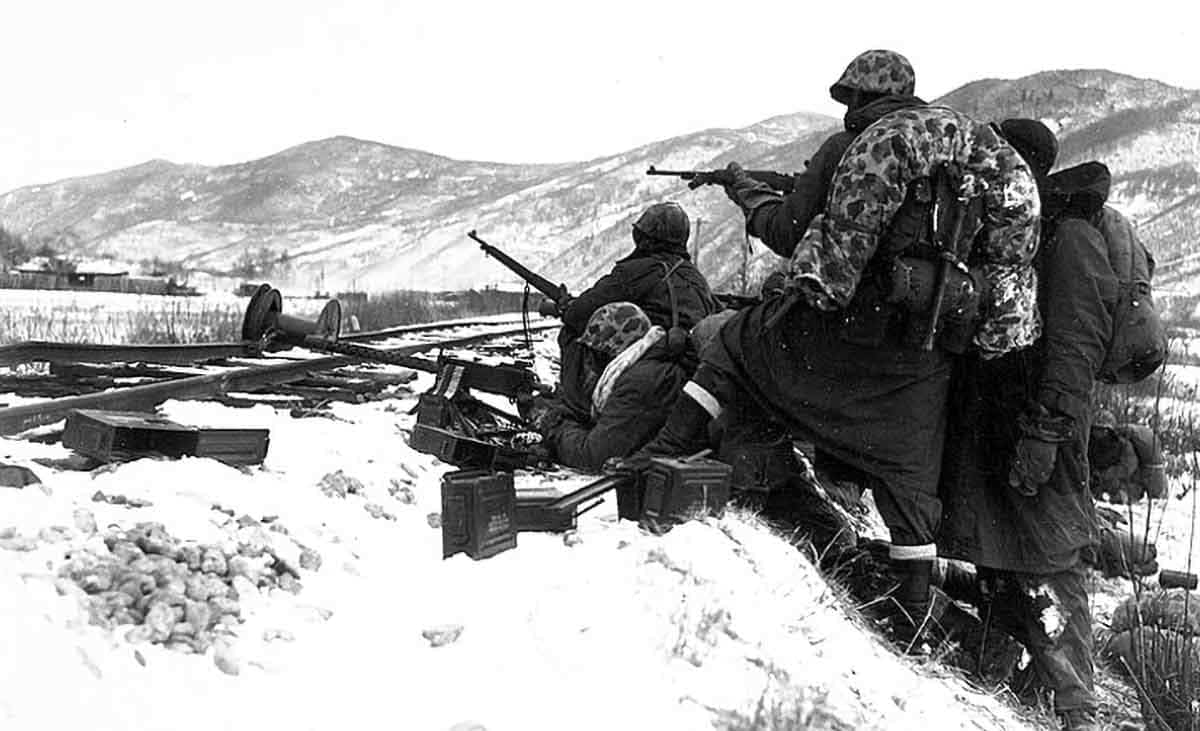 chosin reservoir marines photo