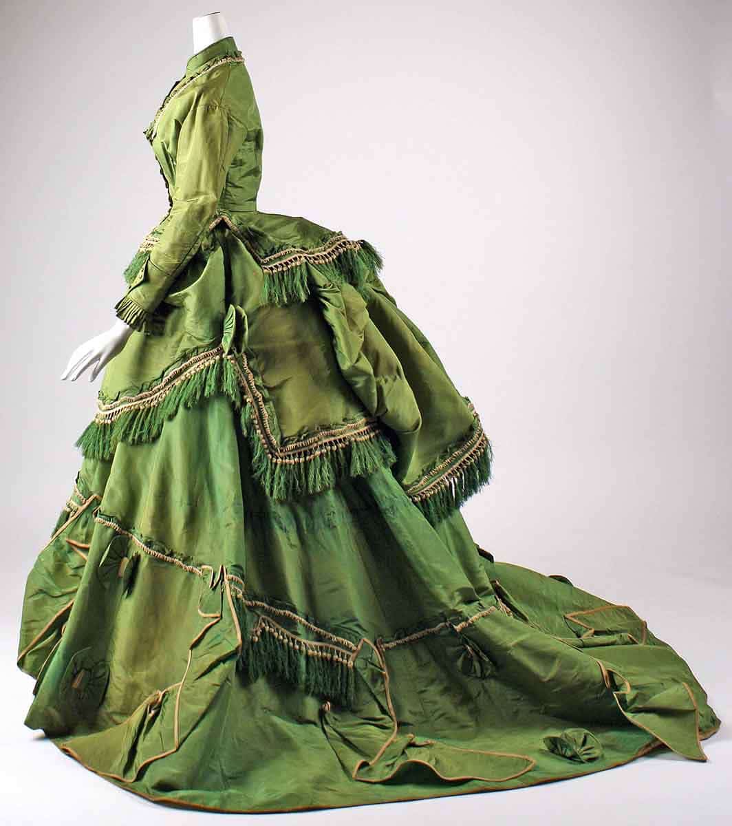 victorian fashion arsenic green dress