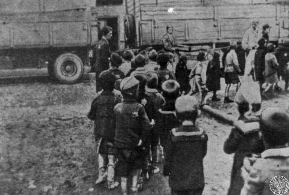 children deportation kulmhof camp photo