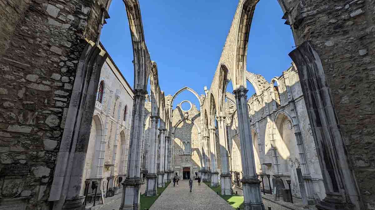 ruins of convento carmo