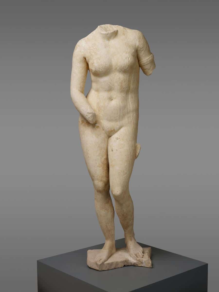 statue aphrodite knidos praxiteles