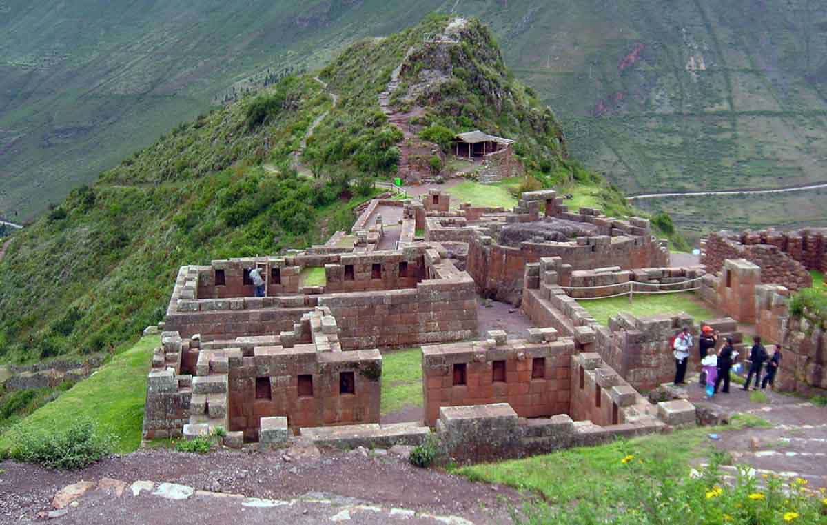 inca ruins pisac