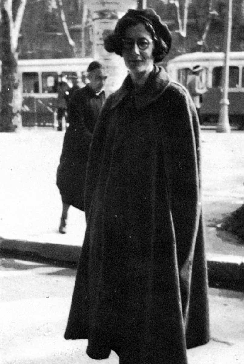 simone weil standing