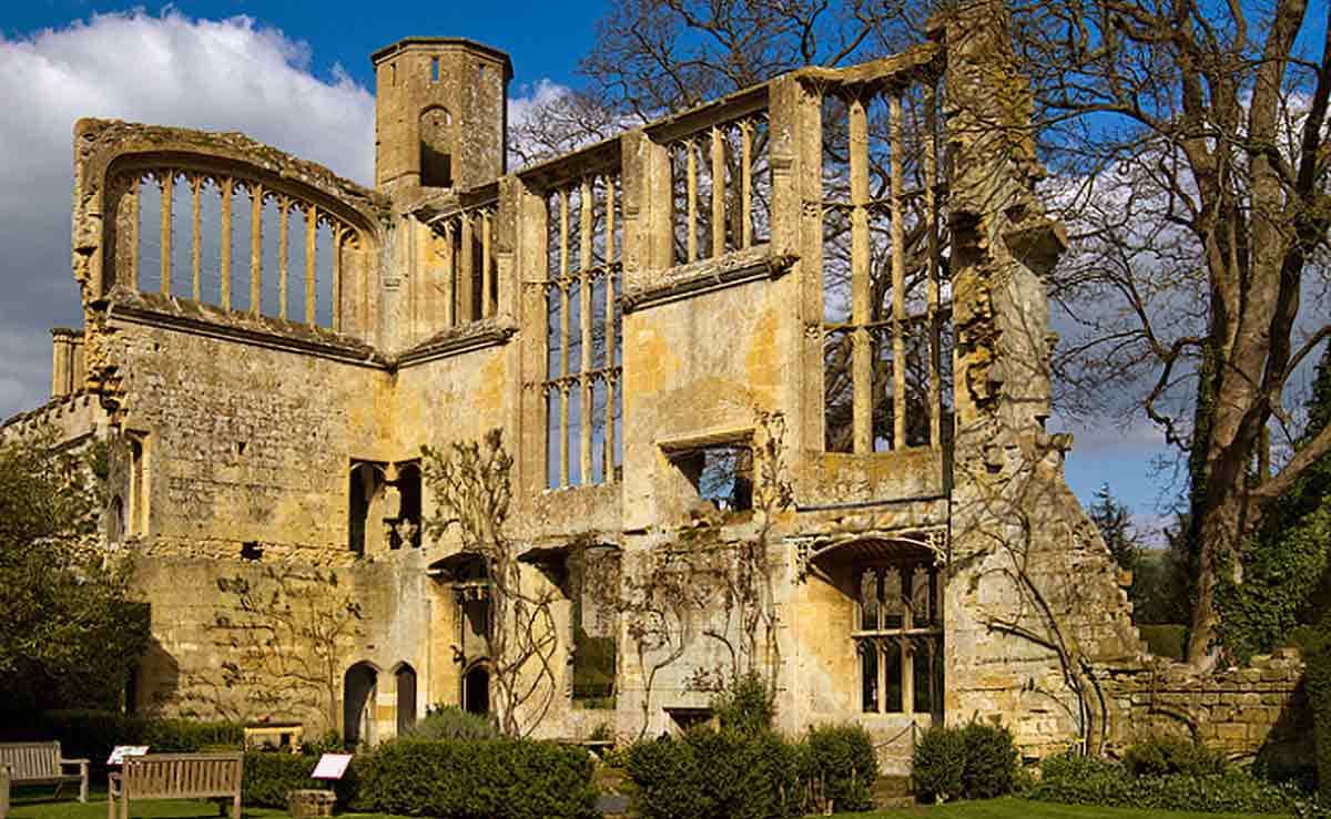 sudeley castle banqueting hall ruins