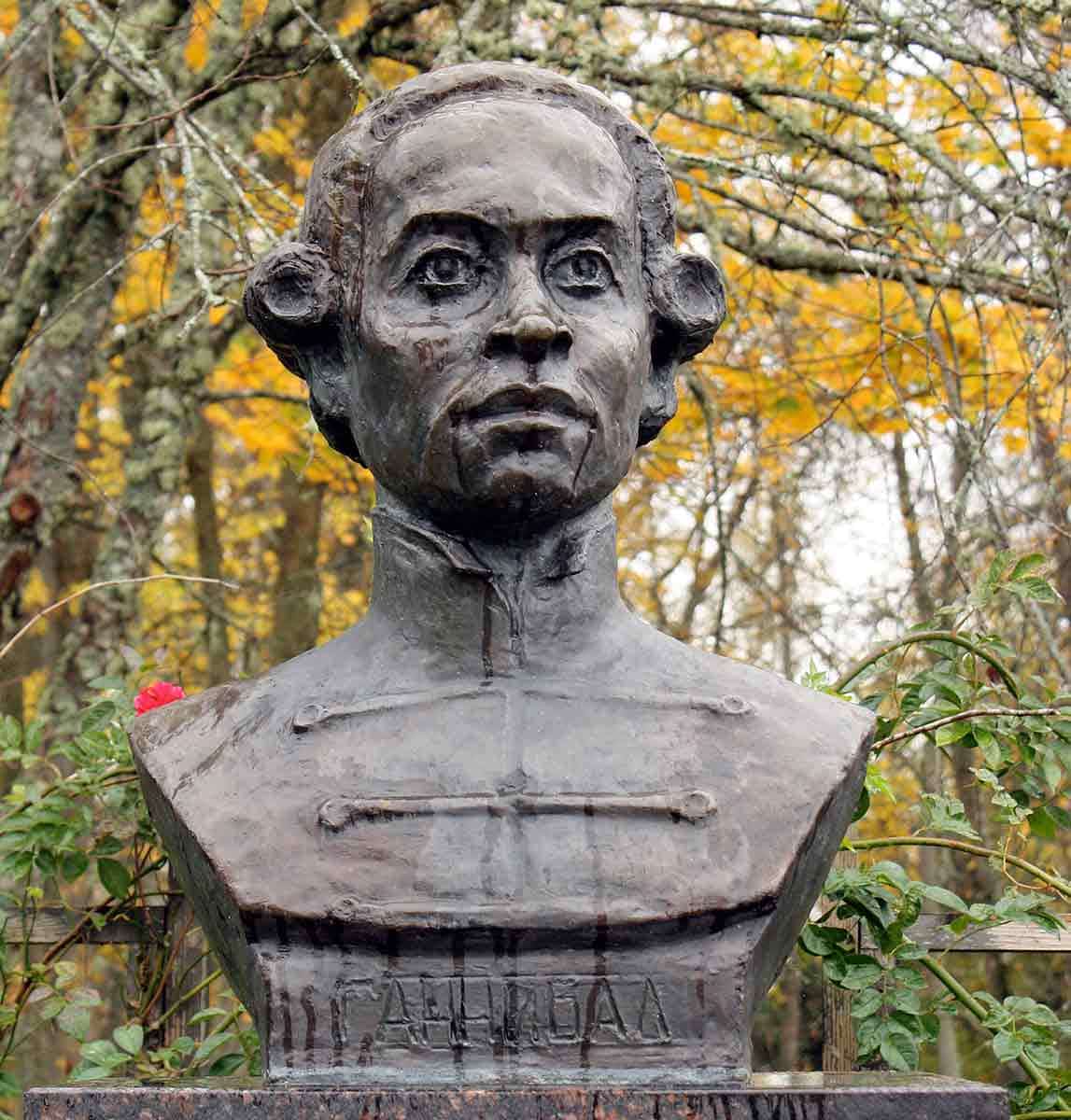 abram gannibal bust petrovskoye