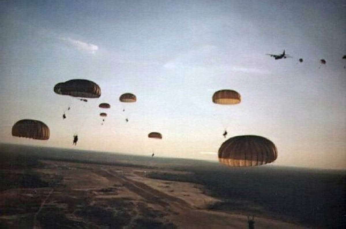 us invades grenada 1983