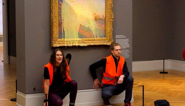 Climate Activists Throw Mashed Potatoes on Monet Painting in Germany