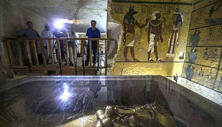 Could a Door in King Tut’s Tomb Lead to Queen Nefertiti?