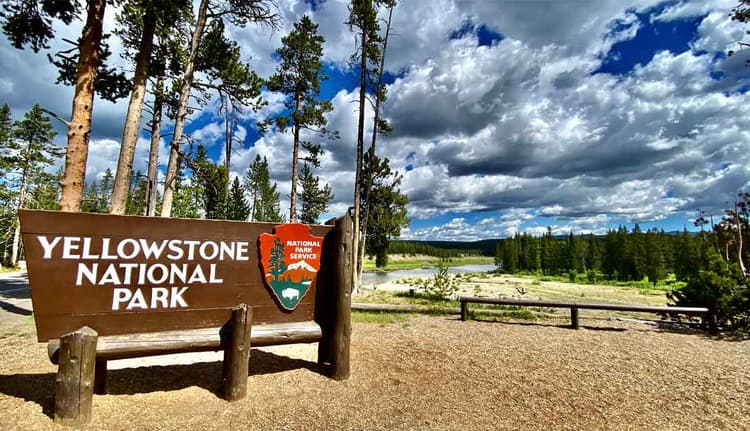 Where Is Yellowstone National Park?